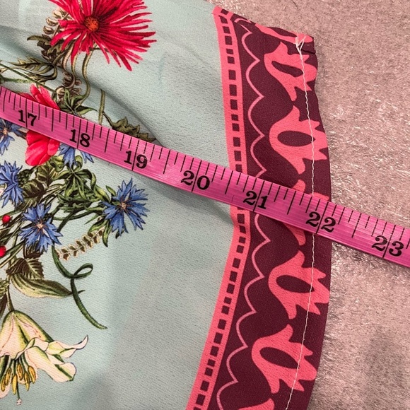 [L]Umgee Off Shoulder floral print top with Bell Sleeves and Drawstring. - Picture 7 of 8